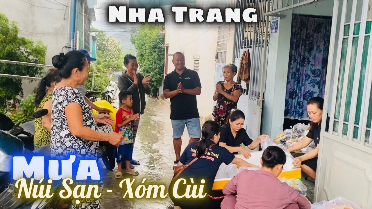 Chiều Mưa Qua Các Con Hẻm Nhỏ Khu Mồ Mả. Cô Kiều Bào Úc Châu Mời 100 Bà Con Núi Sạn Xóm Cùi Bữa Cơm.