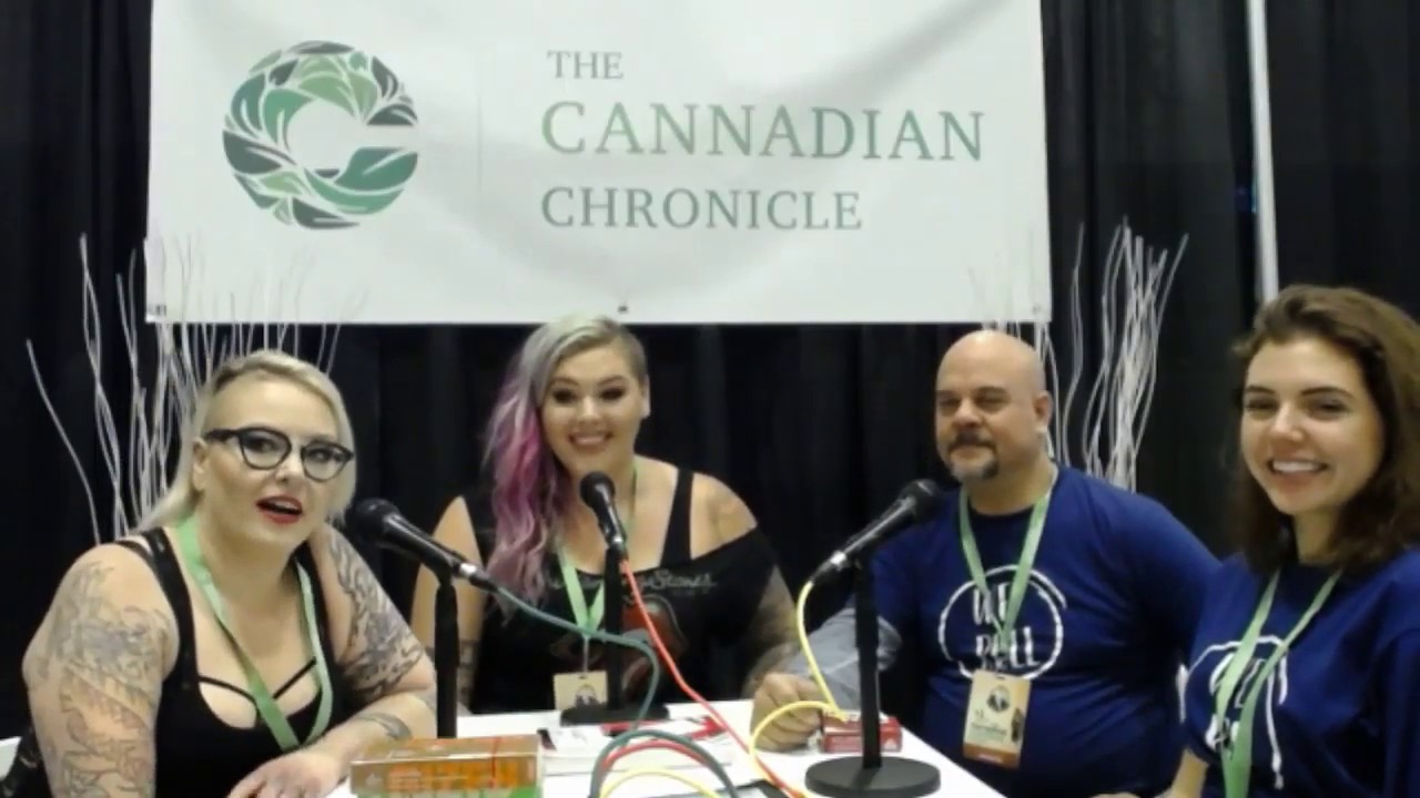 2 baked Girls - Live at HempFest with Gizeh Rolling Papers