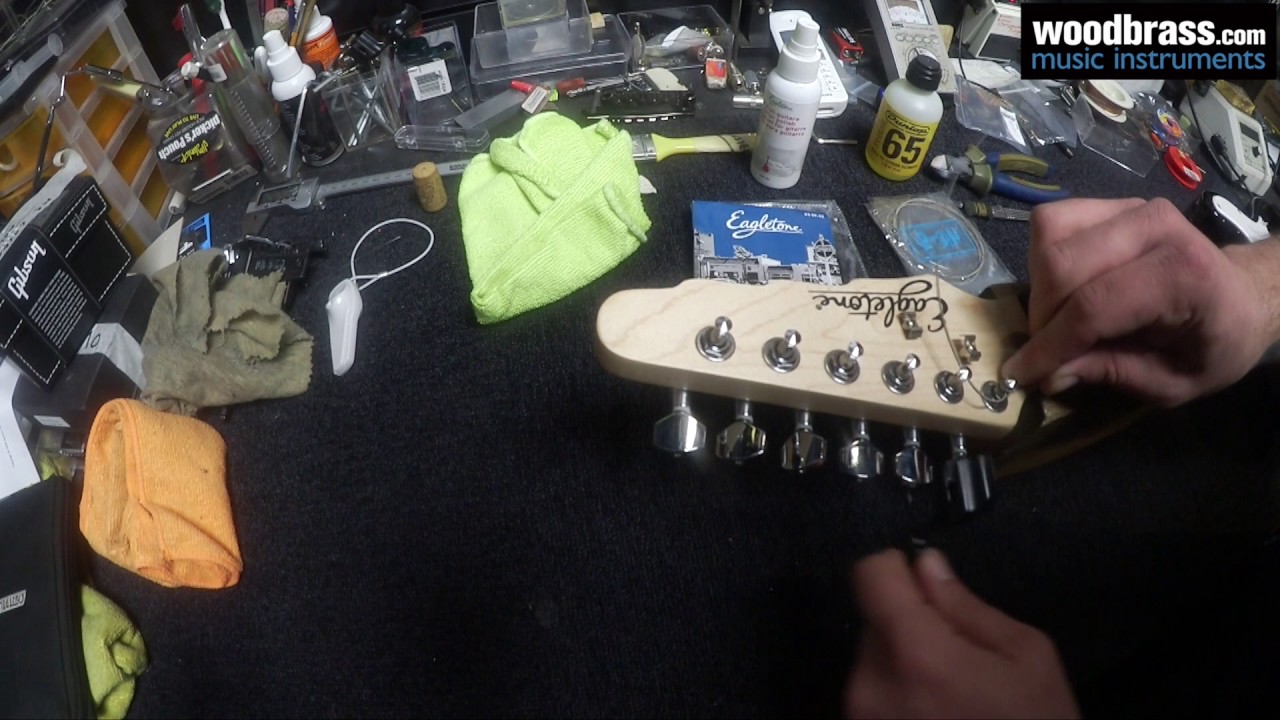 Tuto Woodbrass : Changer ses cordes et entretenir sa guitare