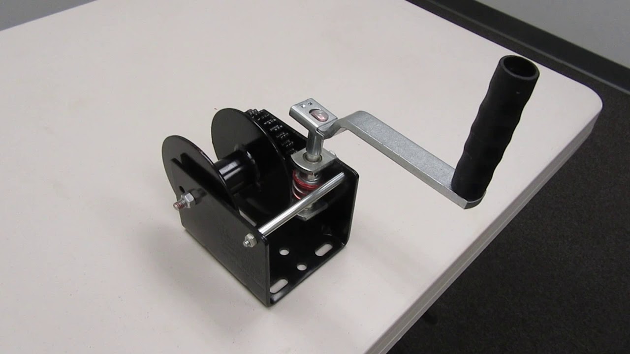 First Team's FT8100W Worm Gear Net Winch