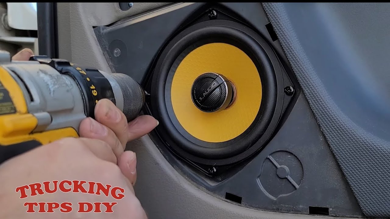 Как заменить динамики в двери на Freightliner Cascadia / JL Audio C1-525