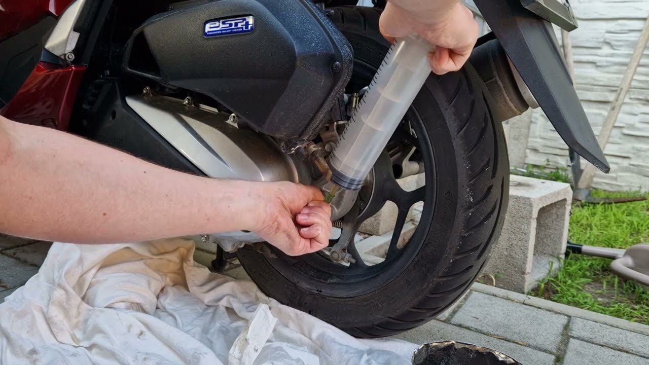 Honda pcx 125 2021 výmena oleja koncového prevodu