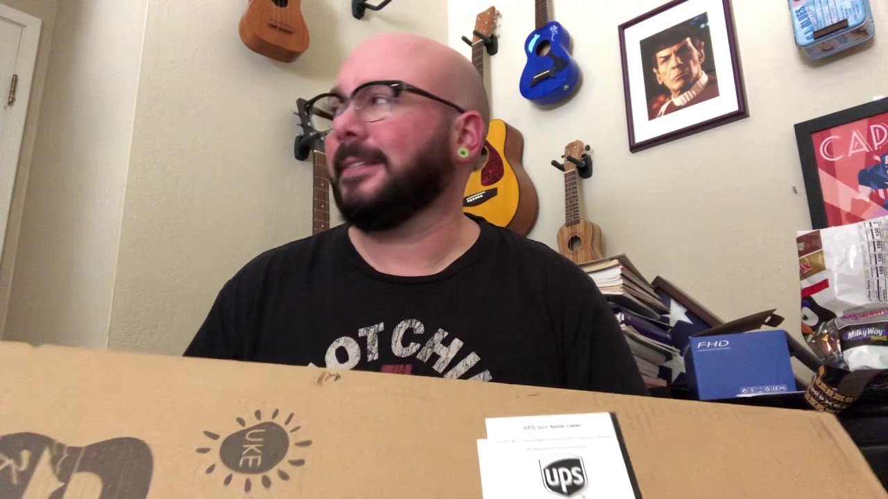 Kmise 8 String Tenor Ukulele Unboxing