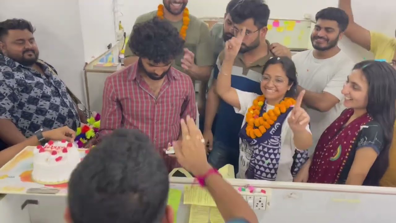 UPSC Toppers result celebrations | AIR 249 Aakriti Sethi study nest library