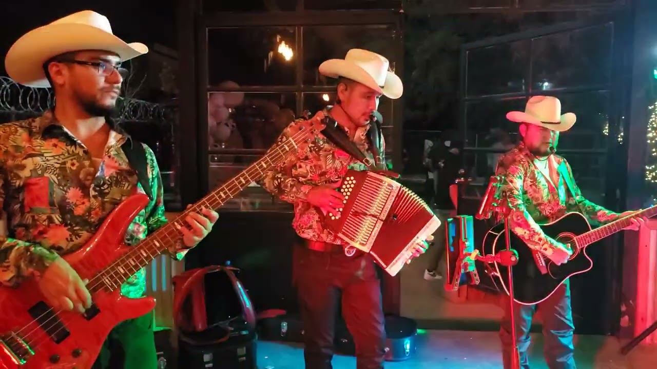 Novillos de la Sierra - Muñeca Ojos de Miel