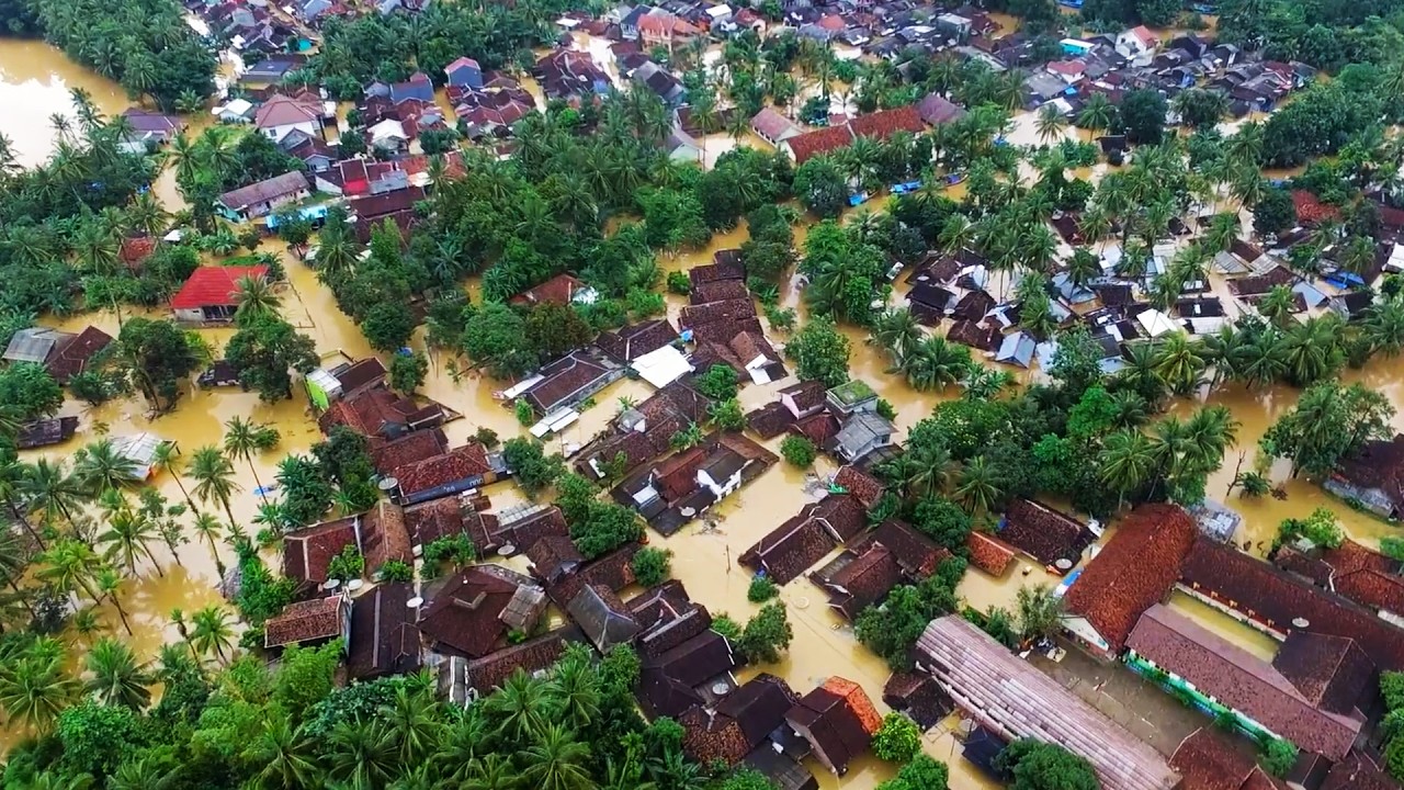 Aftermath of Sunda Strait Tsunami in Indonesia | The Weather Files S2