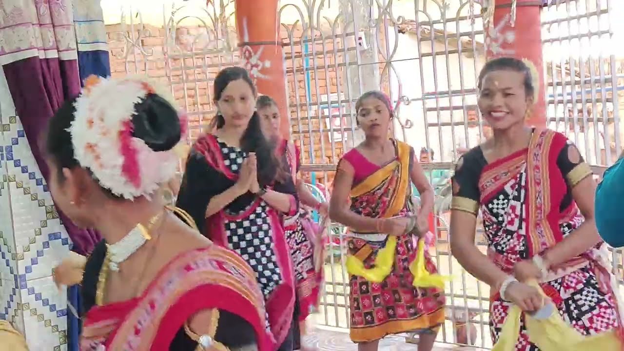 କଟିଙ୍ଗ ପଦର ମହିଳା ସଂକ୍ରିତନ ମଣ୍ଡଳୀ 