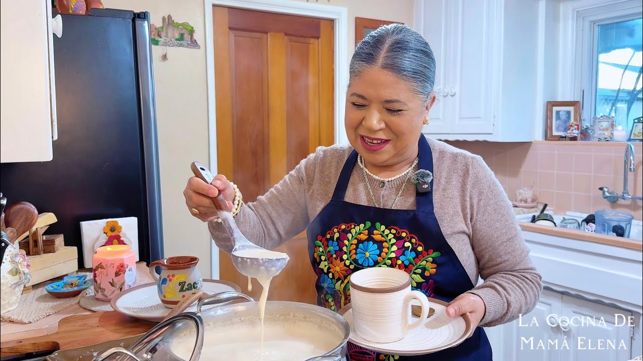 Un Delicioso Y Calientito Atole De Avena! - Mamá Elena 