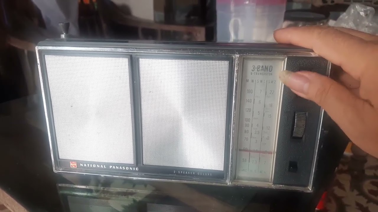( Đ&Atilde; B&Aacute;N ) Radio xưa  national panasonic R-321(số 3) lh 0975385755