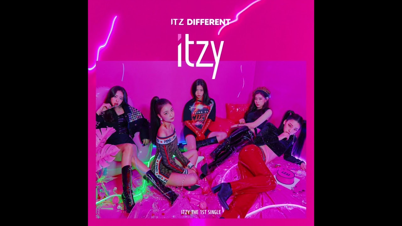 ITZY (있지) - DALLA DALLA (달라달라) [Empty Arena]