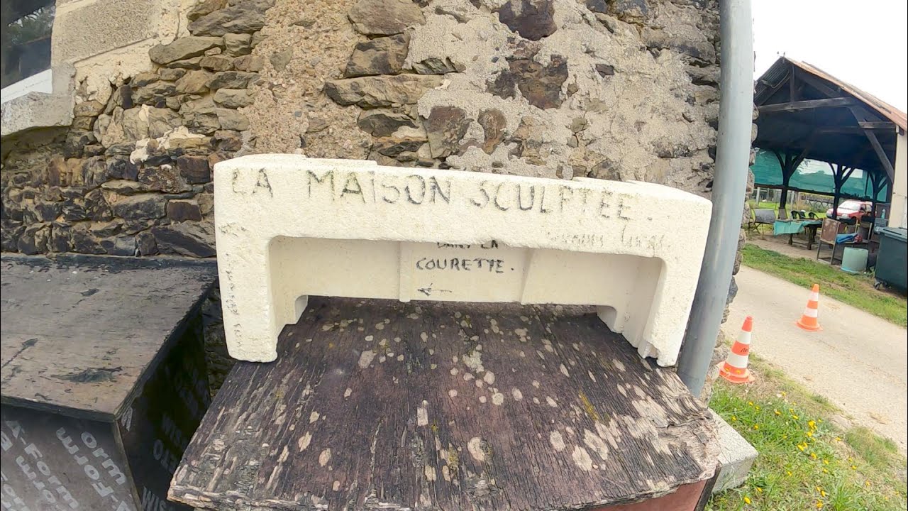 Maison Scuiptée a Amanlis 35