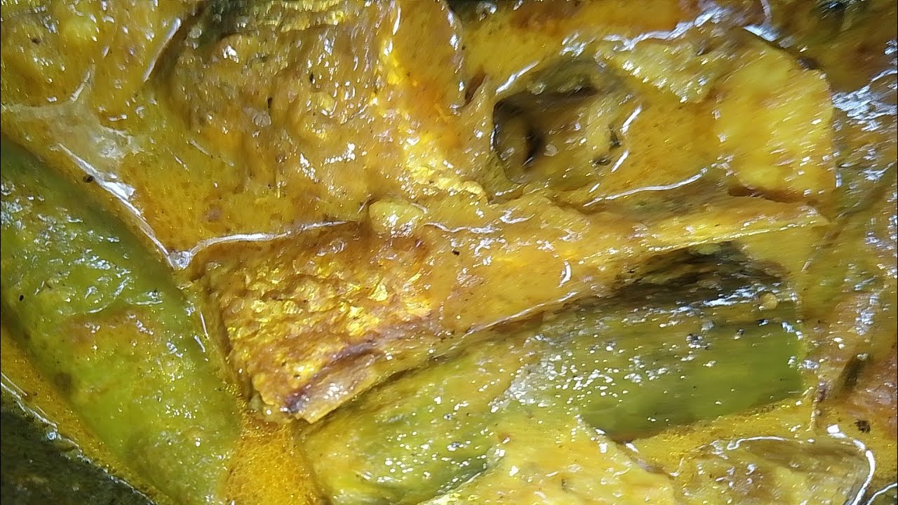 আলু বেগুন দিয়ে ঝাল ঝাল ইলিশ মাছ রান্না ।। #vairalvideo #গ্রামবাংলা @Foodbloglucky342 