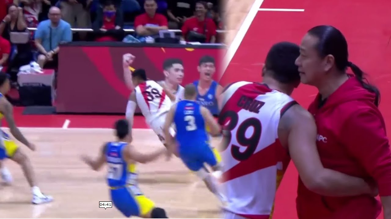 Al Chua shows Love to Jericho Cruz after his Clutch Play to get their 29th Championship