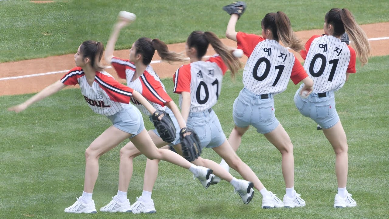 있지 ITZY 예지 YEJI : 시구 The first pitch : 잠실야구장 Jamsil Baseball Stadium : LG트윈스 vs 두산 베어스 190908