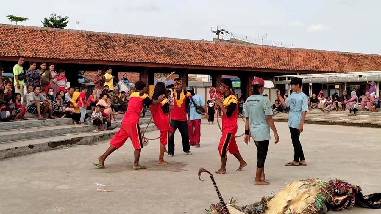 Kesenian Tradisional Kuda Lumping | Pertunjukan Wa A'ong di RTH Jatibarang (Part 1)