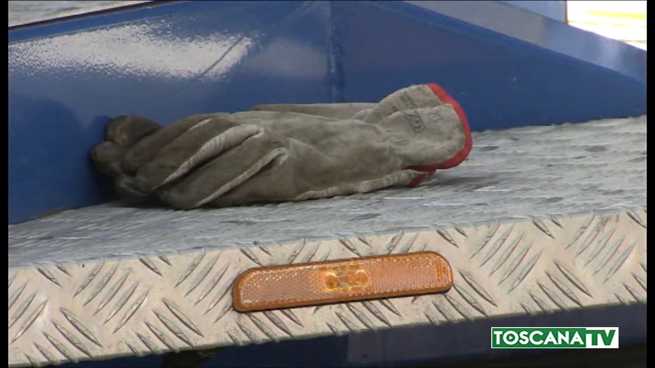 2020-10-27 FIRENZE - INCIDENTE LAVORO, GIÙ DA PIATTAFORMA AEREA, 2 FERITI