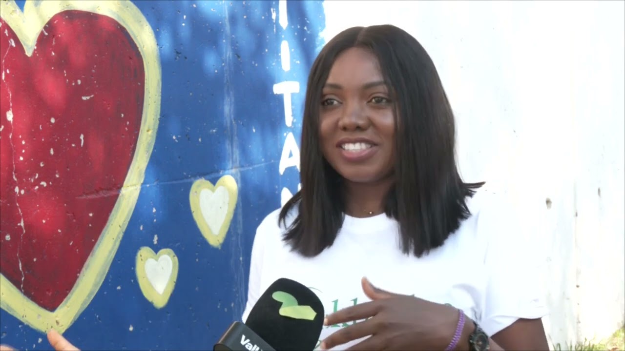 L'escola Sant Jordi de Mollet rep la visita d'una professora nigeriana amb qui han treballat plegats