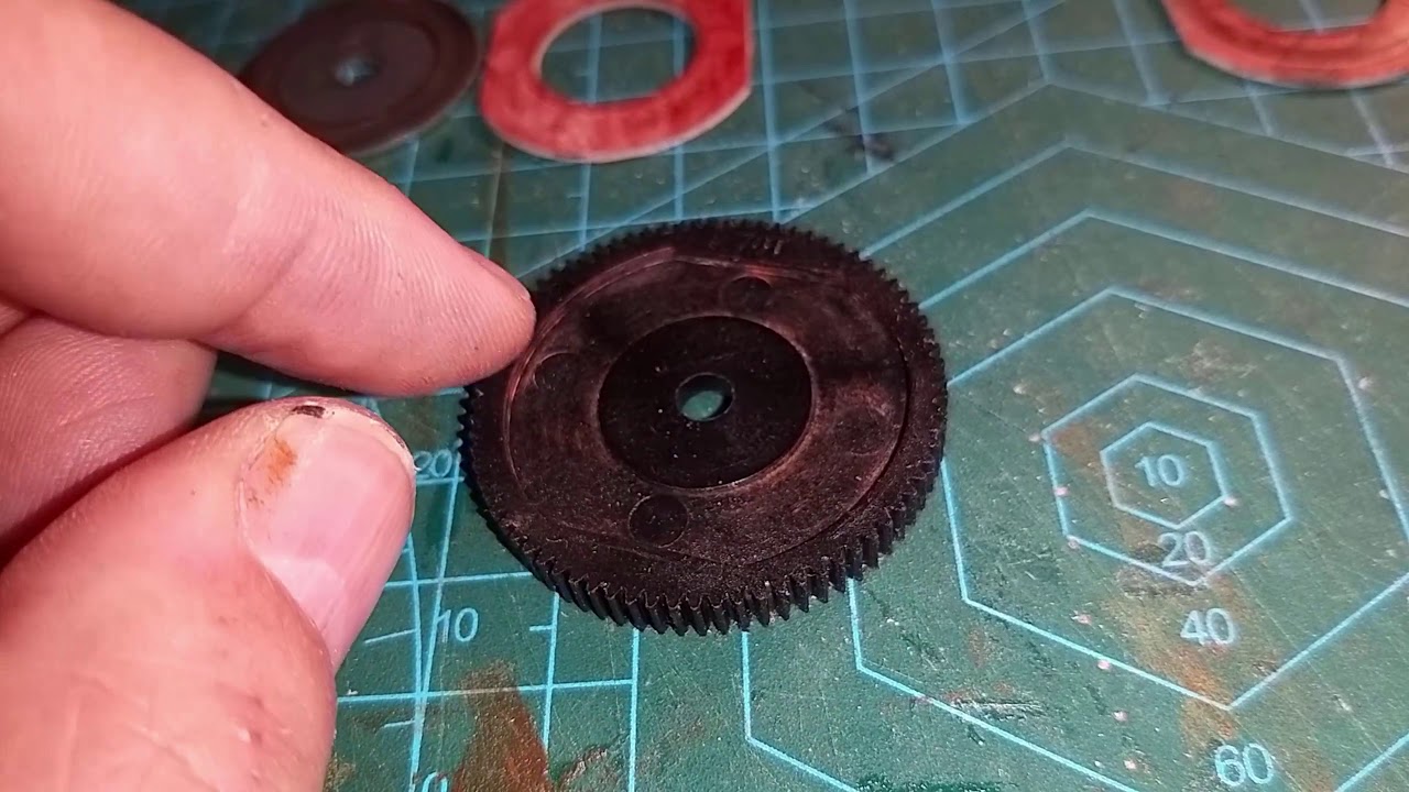 Fixing my Kyosho Mad Van stripped spur gear with non Kyosho part