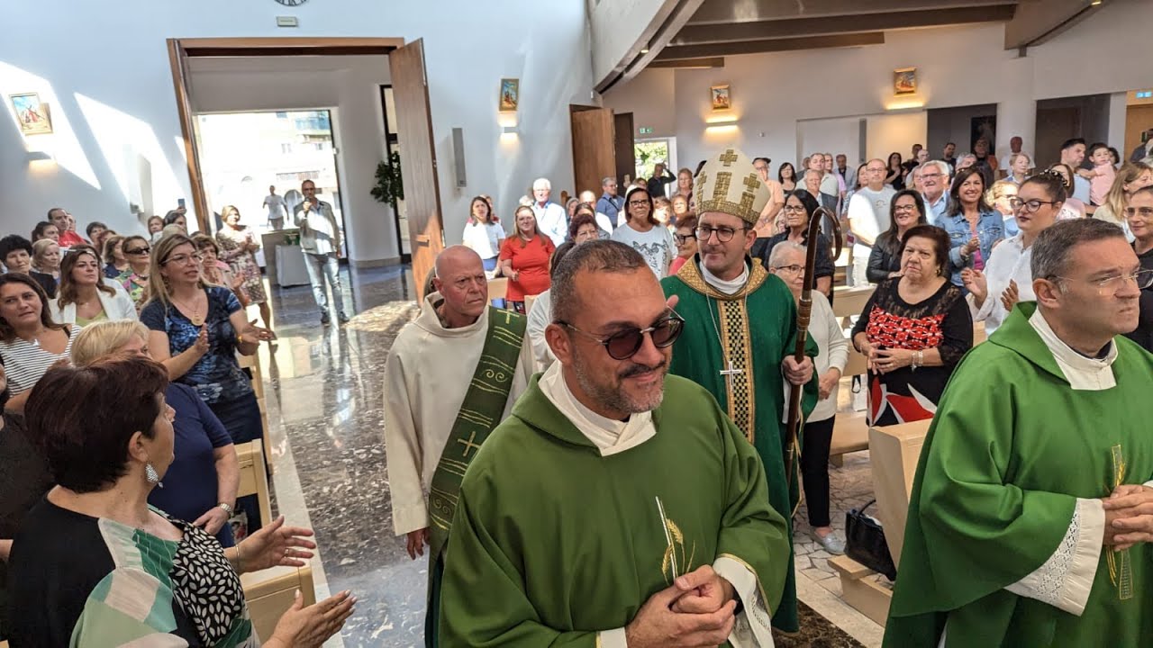INGRESSO DEL NUOVO PARROCO PIO SINISI NELLA PARROCCHIA SPIRITO SANTO