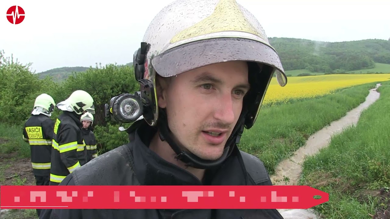 Zásah hasičov po upchatí vpuste po výdatných zrážkach Tr. Teplá 17.5.2021