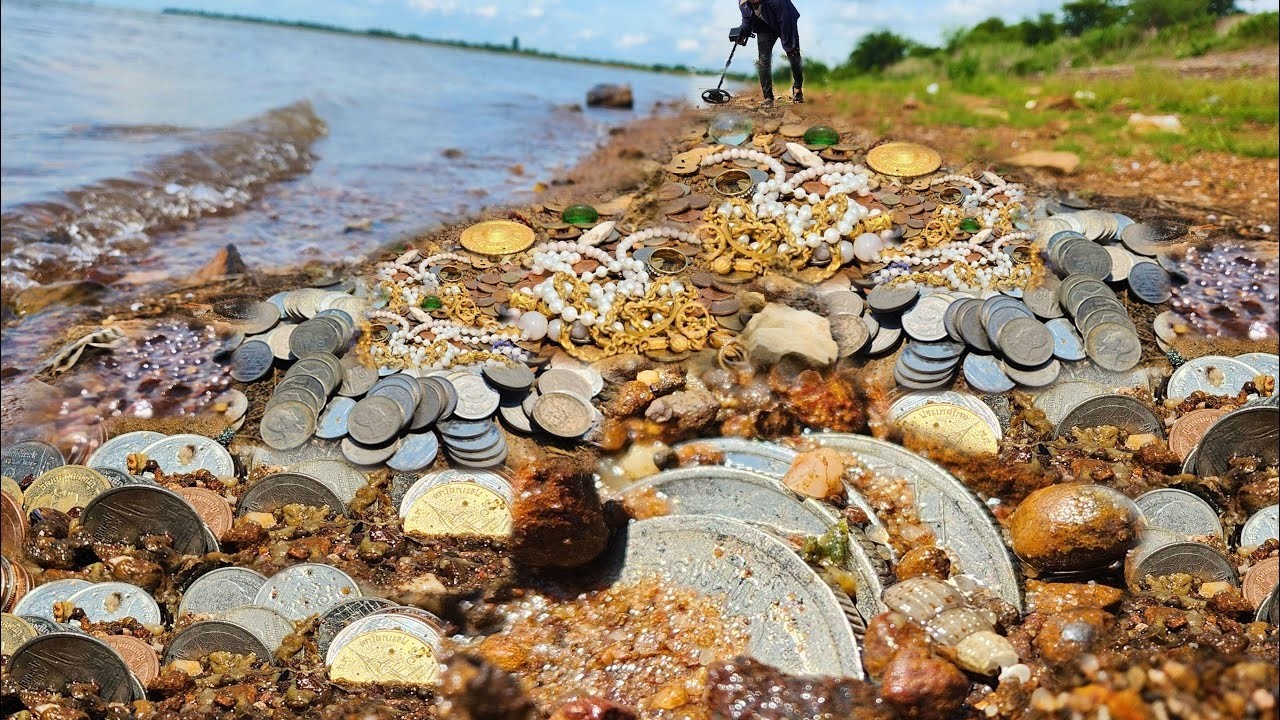 Wow, I search for things dropped in water found coins, Big gold necklace, & many valuable things