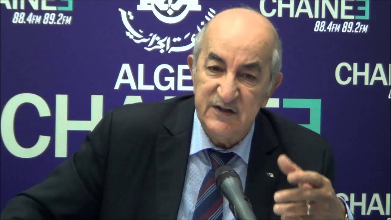 Abdelmadjid Tebboune ministre de l'habitat , l'invité a la rédaction de la chaine 3