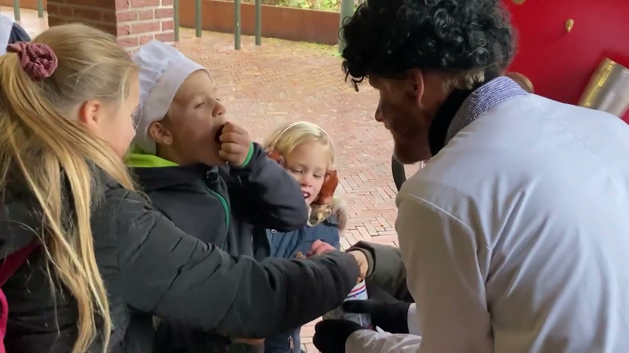 Pepernotenmachine van Sinterklaas! Interactief entertainment van Partyhome