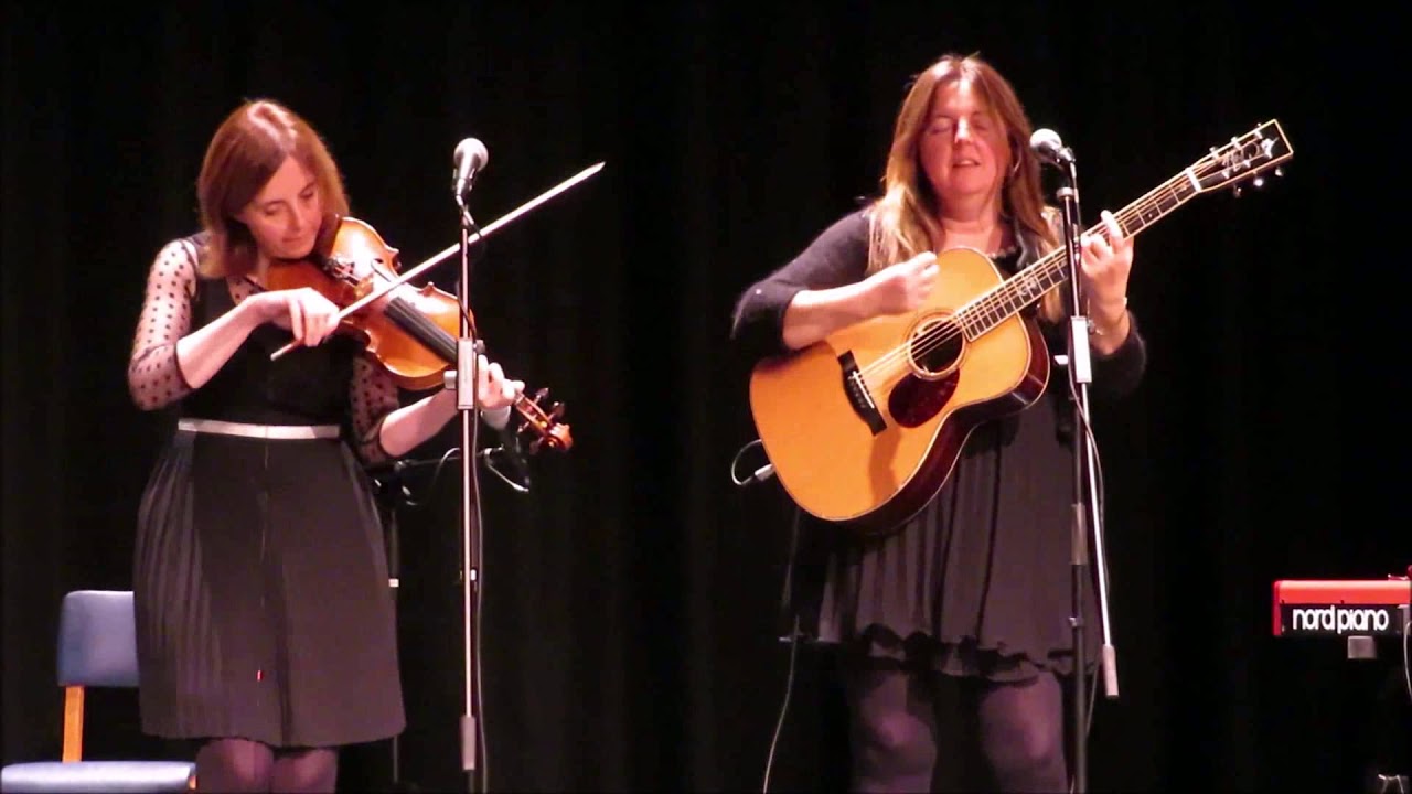 Wrigley Sisters  -  Dingieshowe Dancers