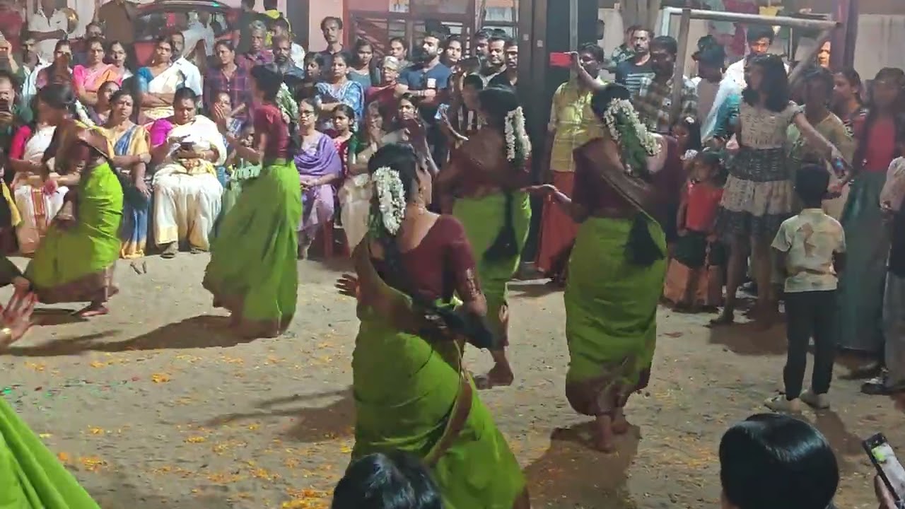 ഗുരുപ്രസാദം കൈ കൊട്ടി കളി