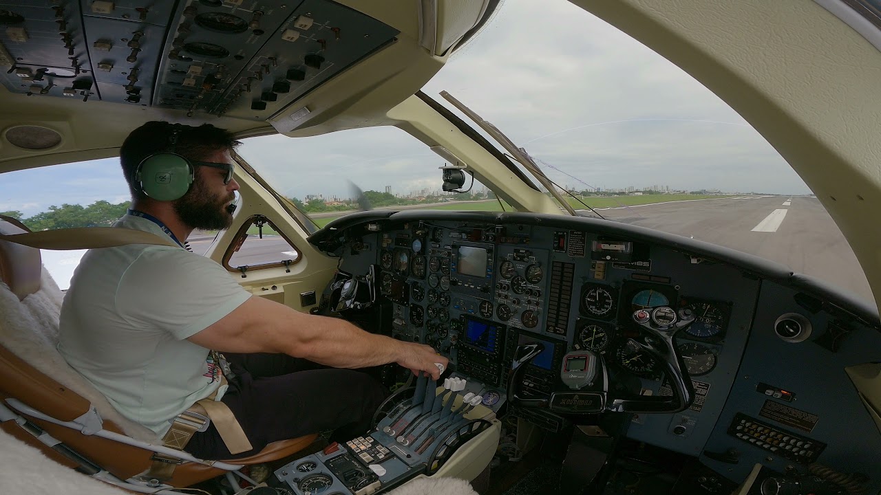 E121 Xingu II Decolagem de Recife - SBRF