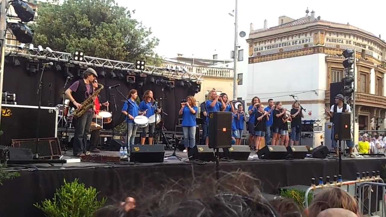 Músics de Gegants del Prat a Sant Cugat.mp4