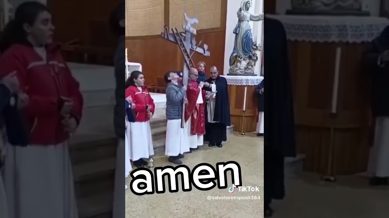 Come far BESTEMMIARE un prete... IN CHIESA! ✝️🤣 #ateo #crocifisso #Ges&ugrave;
