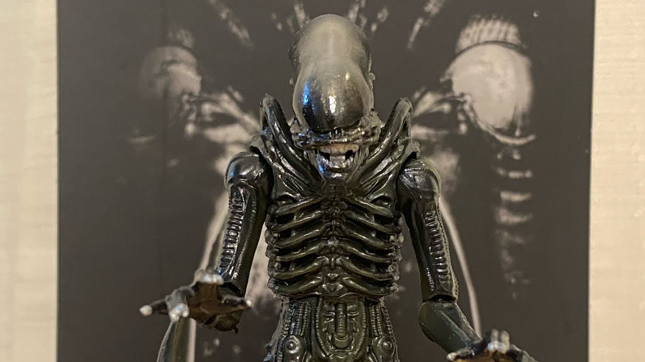 Hiya Toys Alien (1979) Big Chap 1:18 Scale Action Figure