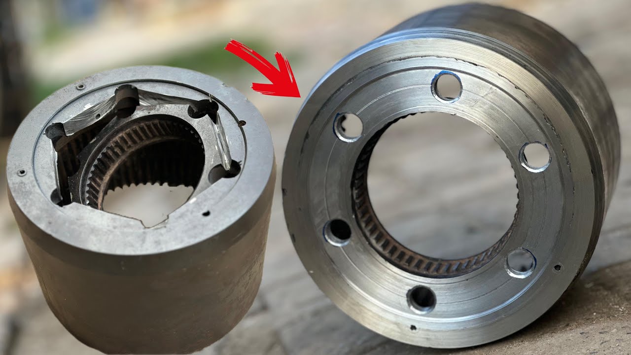 Due to OverLoad Excavator Wheel Hub was Broke Into Pieces, How Amazingly Repaired By ExpertMechanic