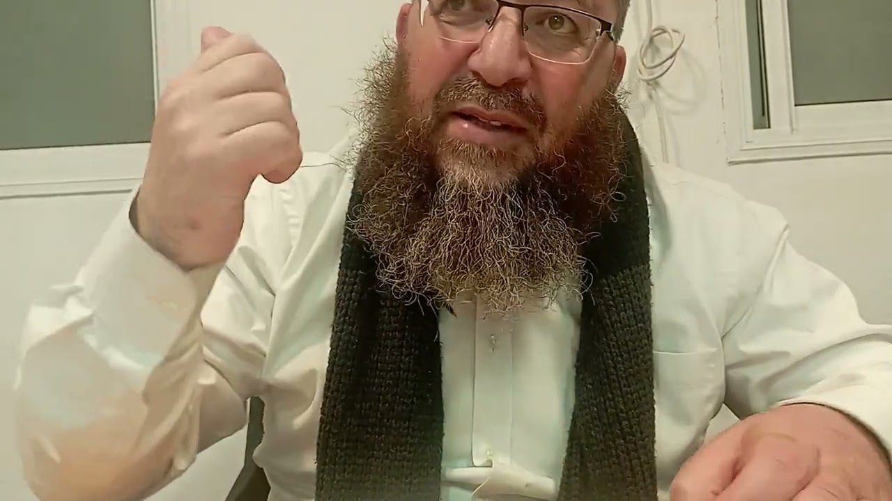 כיפה בחוף הים, ללכת יחף, וסיפור על הבבא סאלי. הרב ויקטור בוחניק, בי