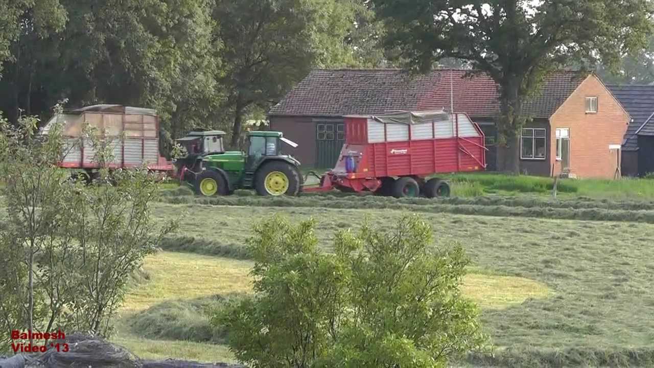 Raking with John Deere 1630 - in Holland.