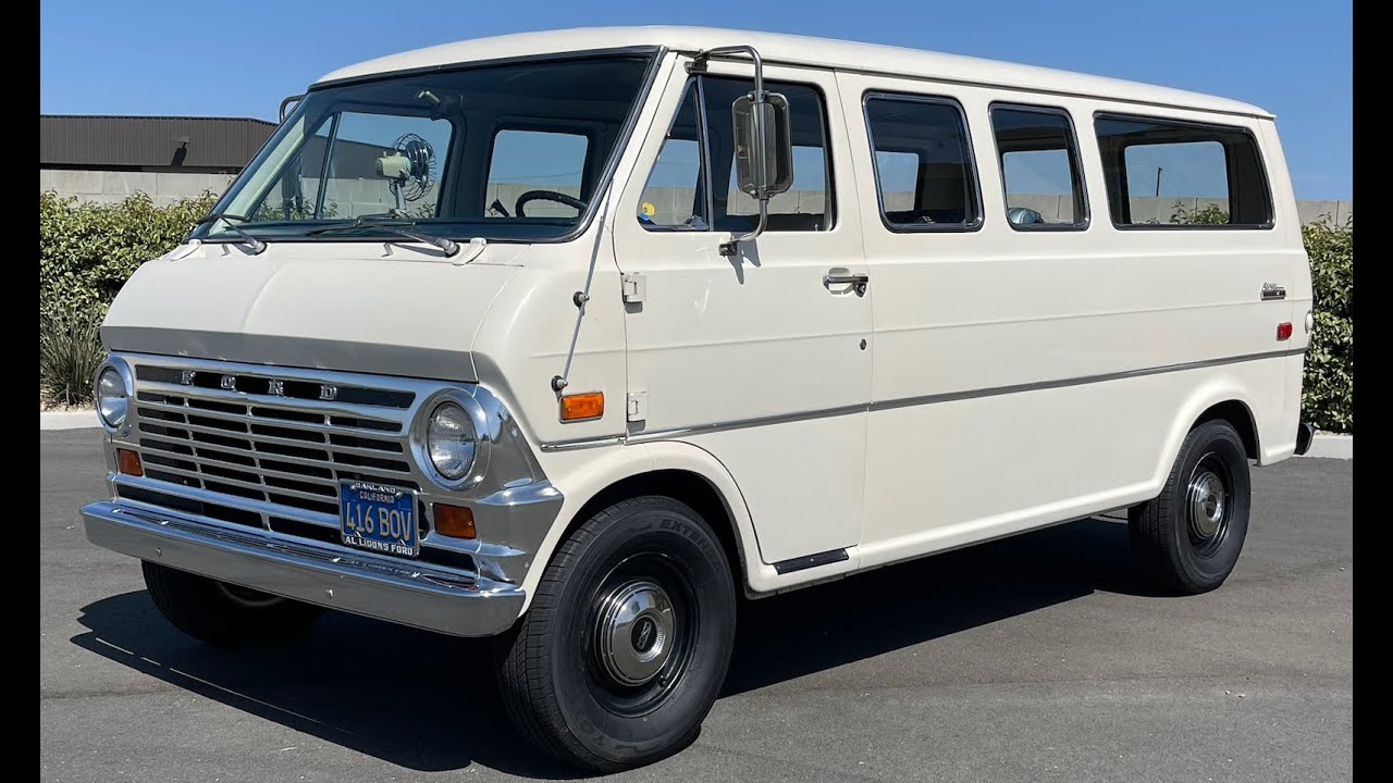1970 Ford Club Wagon Chateau
