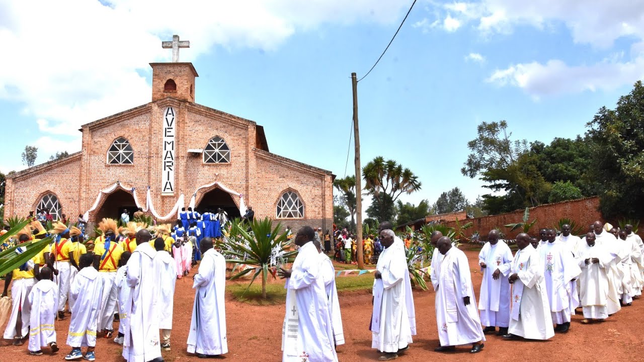 Umusi mukuru w'Aberanda bose wahimbajwe muri Paruwasi Busiga//Diyoseze Ngozi.
