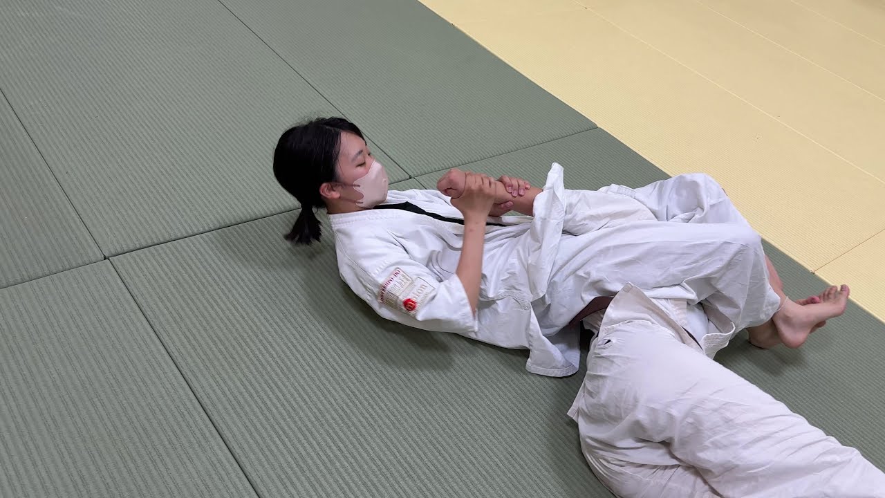熱い女子柔術スパーリング