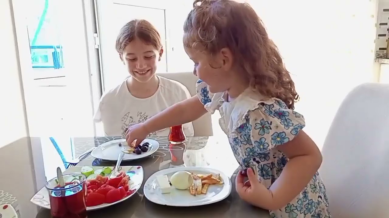 ELLERİM YOK ❗ŞİMAL KAHVALTIMI YAPTIRIYOR😁😁