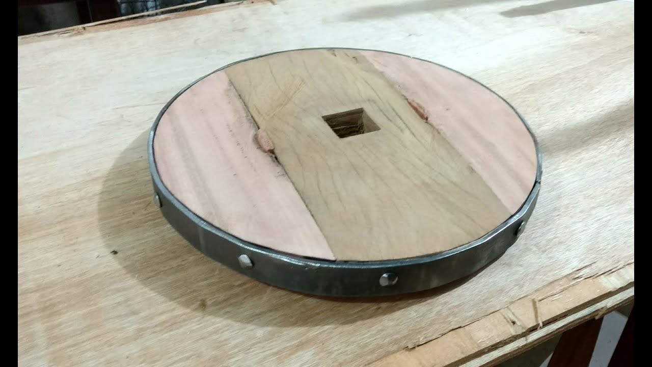 MINI RODA DE CARRO DE BOI.