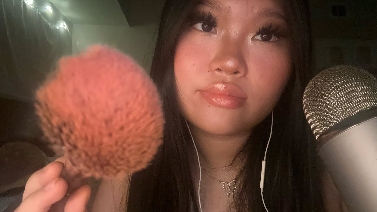 ASMR DOING YOUR MAKEUP MOUTH SOUNDS🍑