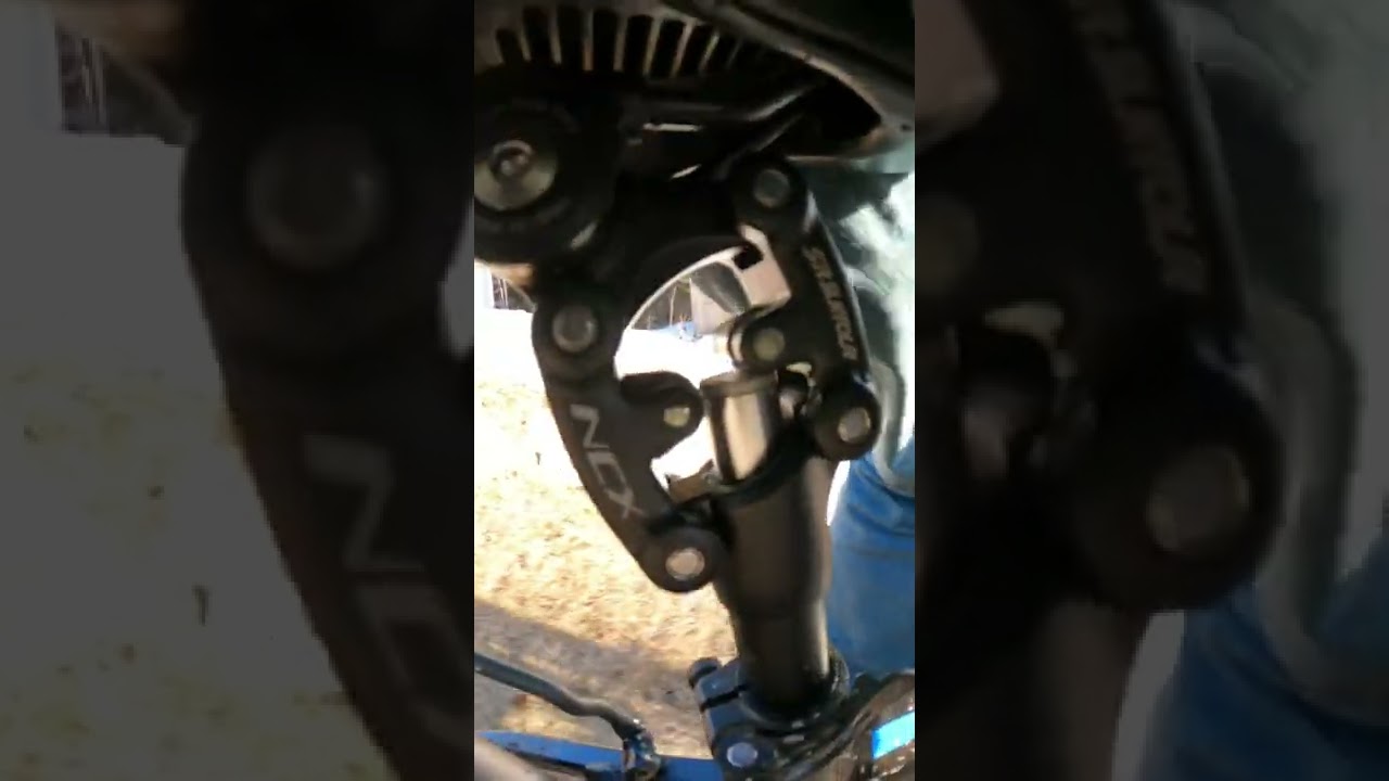 Bike suspension seat post