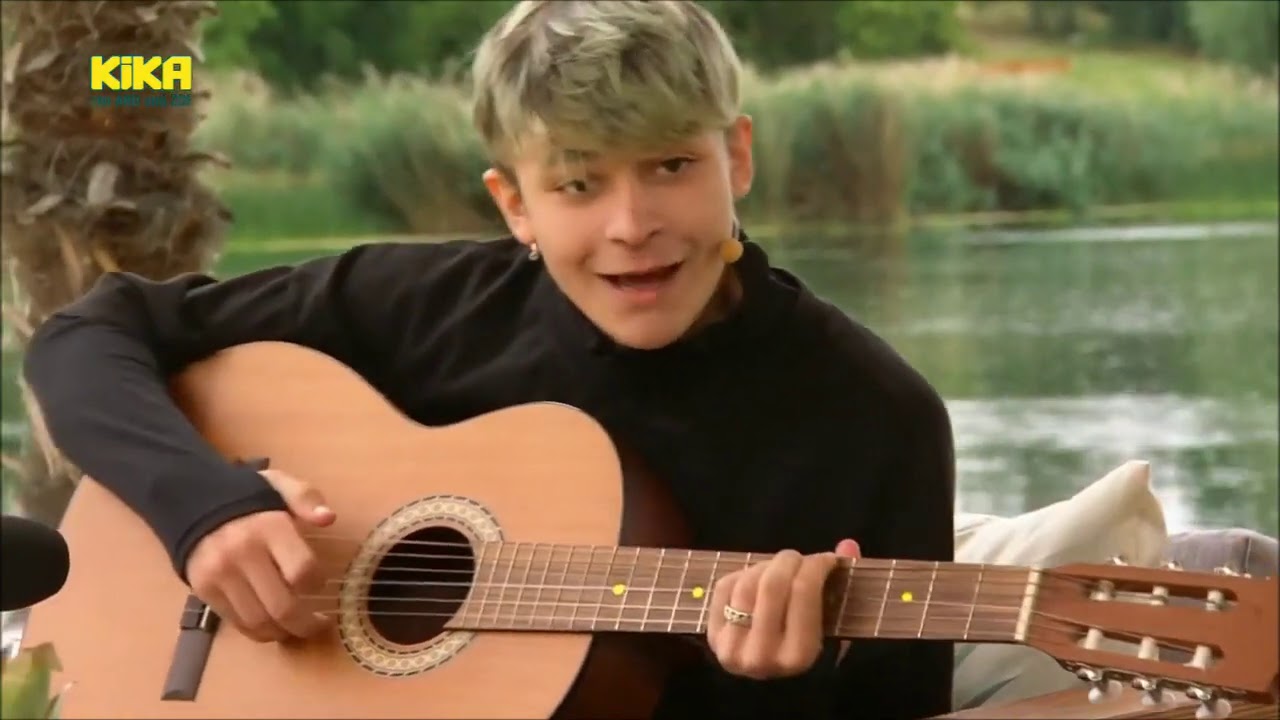 Bars and Melody Performing Invisible KIKA LIVE TV Show 2020