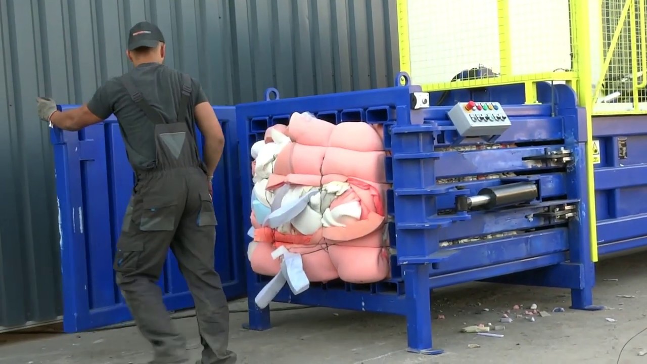 Bartontech Poland – baler – horizontal press for foam