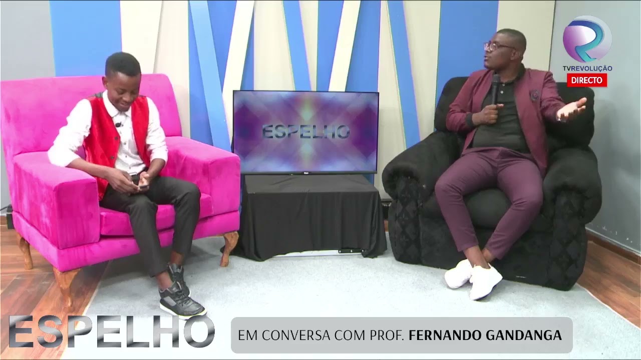 Entrevista concedida à TV Revolução.
