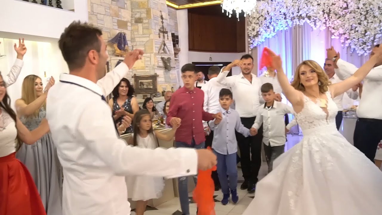 Dasem Shqipetare Dasma e Marios Jones .Kushurinjt ndezin dasmen Video(HD)