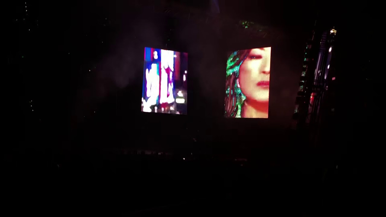 She Looks So Perfect - 5SOS Tampa 10-15-19