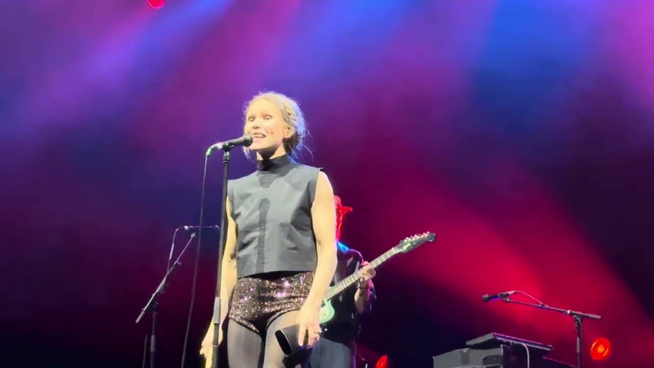 The Cardigans - I Need Some Fine Wine and You, You Need to Be Nicer. Live 2026 CDMX
