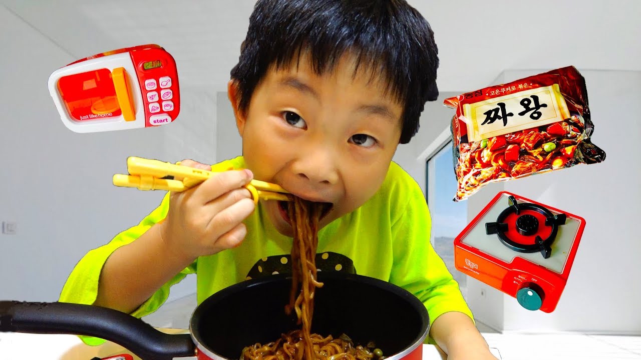 Noodles Cooking Pretend Play Video for Kids Song Johny Johny Yes Papa